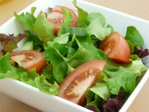 Les tomates, concombres et salade contiennent jusqu’à 90 % d’eau.
