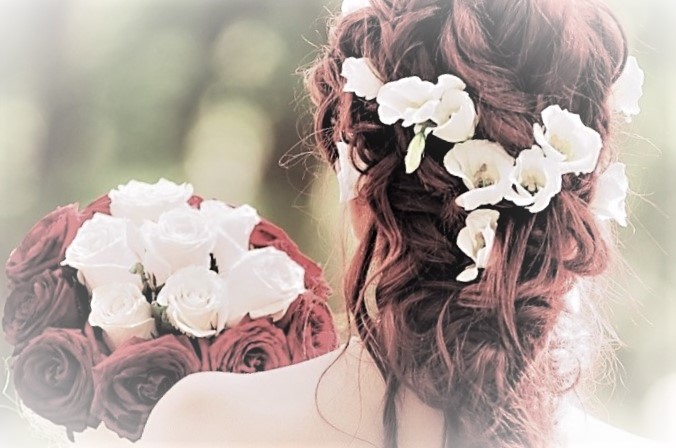 Quels accessoires de cheveux choisir pour votre coiffure de mariage ?