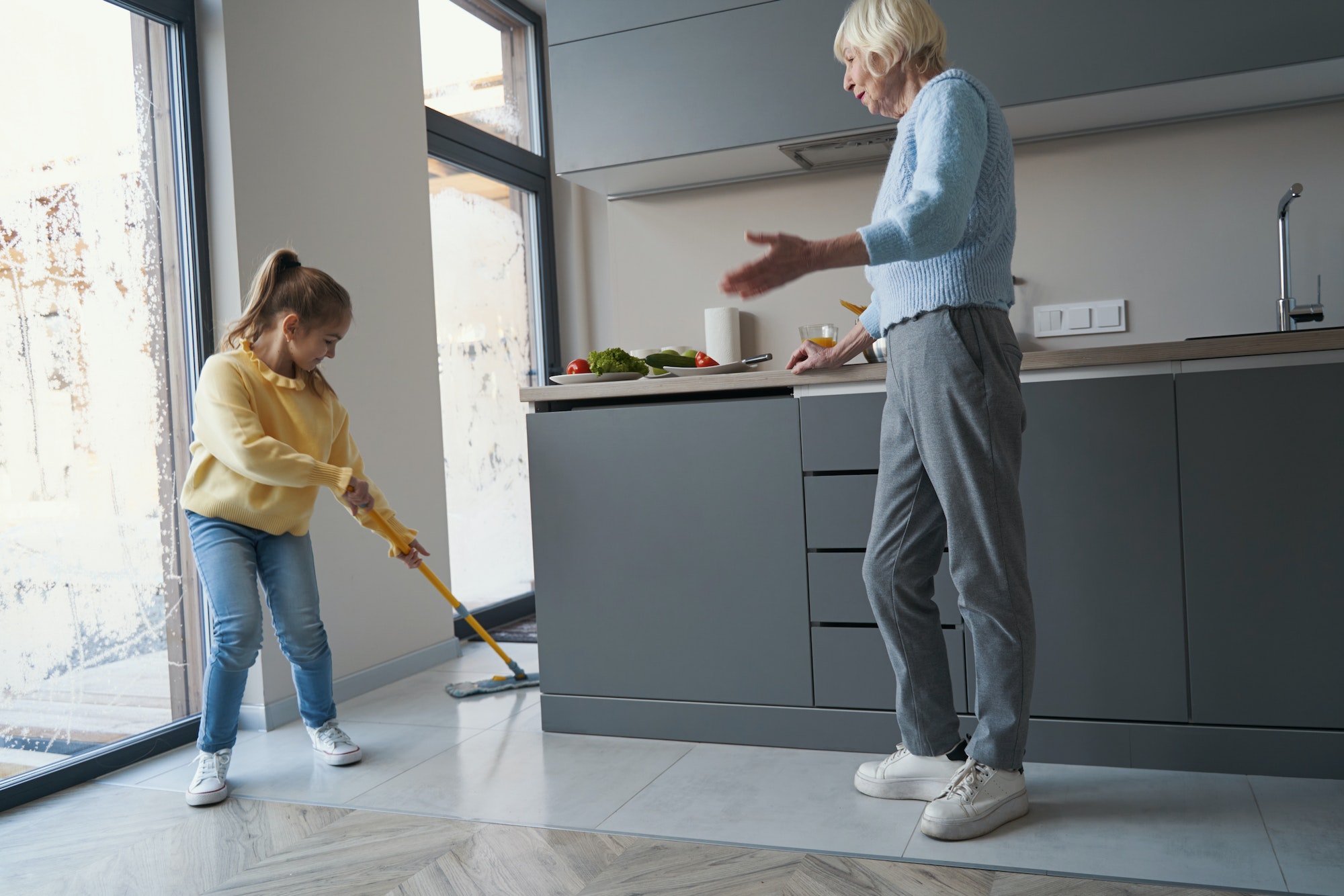 Les aides ménagères à domicile : un soutien pour le bien-être au foyer