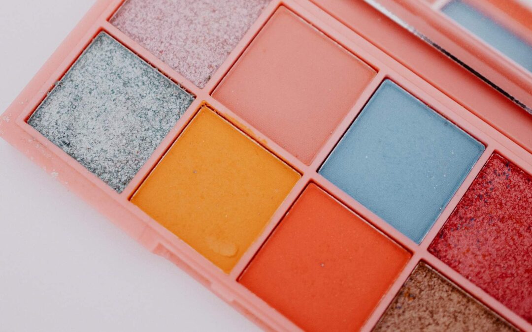 Comparatif des palettes pour les yeux de Too Faced vs Urban Decay