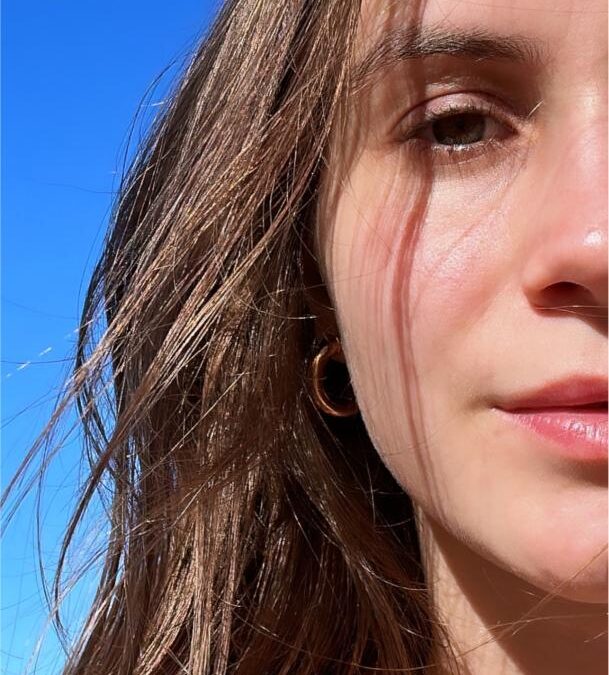 J’ai longtemps hésité à faire une rhinoplastie, et heureusement que je me suis lancée !